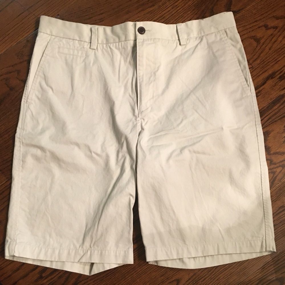 LANDS’ END Traditional Fit Flat Front Khaki Shorts 35